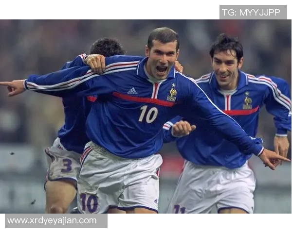 法国足球明星的妹妹如何在运动与时尚之间找到自己的独特定位